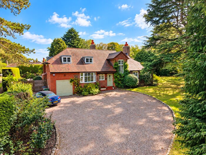 4 Bedroom Detached House For Sale In Quarry Road East, Heswall, Wirral, CH61