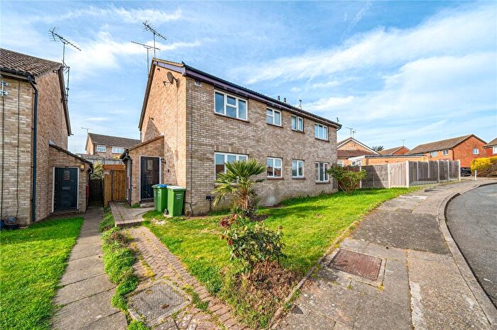 1 Bedroom Semi Detached House For Sale In Burgate Close, Crayford, Kent, DA1