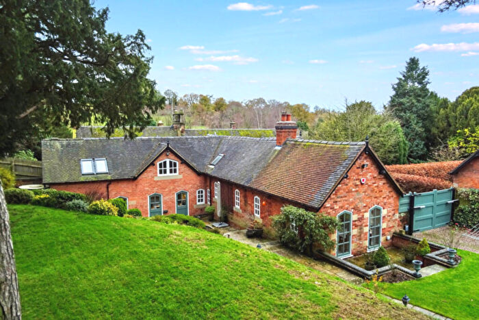 4 Bedroom Barn Conversion For Sale In Church Lane, Snelston, DE6