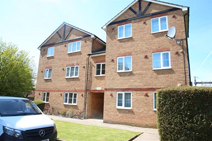 2 Bedroom Flat To Rent In Maplin Park, Langley, Berkshire, SL3