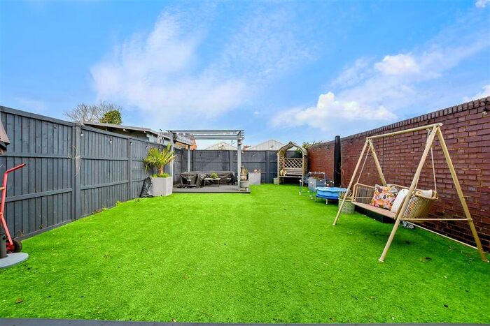 3 Bedroom Detached House For Sale In Lucknow Road, Paddock Wood, Tonbridge, Kent, TN12