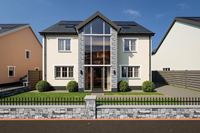 4 Bedroom Detached House For Sale In Bronwydd Road, Carmarthen, SA31