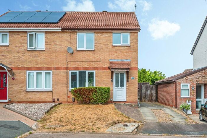 3 Bedroom Semi Detached House For Sale In Tuxford Close, Oakwood, Derby, DE21