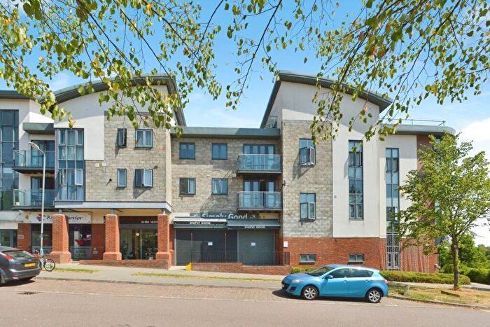 2 Bedroom Flat For Sale In Dunthorne Way, Grange Farm, Milton Keynes, Buckinghamshire, MK8