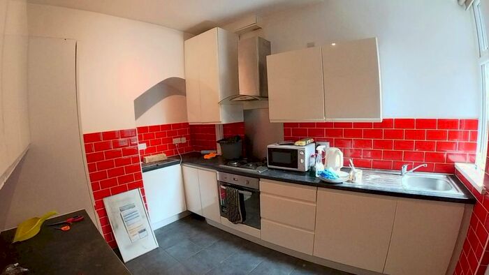 3 Bedroom End Of Terrace House To Rent In Craighall Avenue, Burnage, Manchester, M19