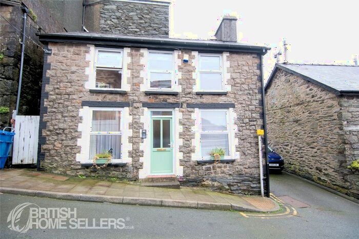 3 Bedroom Cottage For Sale In Bowydd Street, Blaenau Ffestiniog, Gwynedd, LL41