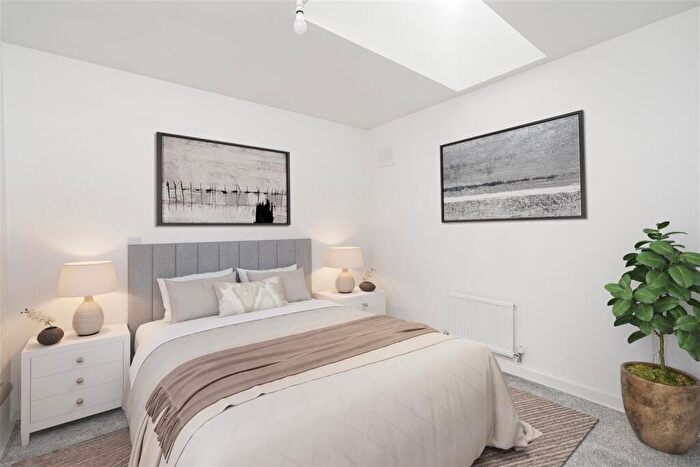 2 Bedroom Apartment For Sale In Apartment Carlton Lodge, Moseley, B13