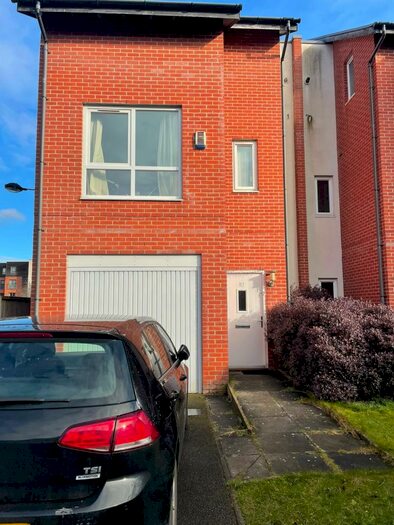 3 Bedroom Flat To Rent In Georgia Avenue, Manchester, M20
