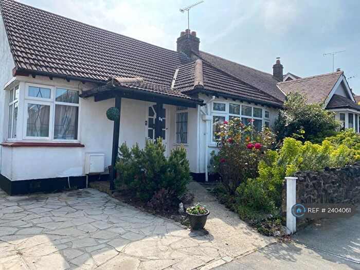 2 Bedroom Bungalow To Rent In Cliffsea Grove, Leigh-On-Sea, SS9
