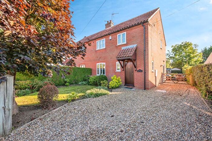 3 Bedroom Semi-detached House For Sale In Dereham Road, Bawdeswell, Dereham, NR20