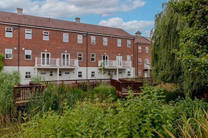 4 Bedroom Terraced House To Rent In Beaumont Drive, Worcester Park, KT4