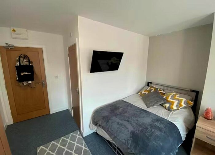 1 Bedroom Flat To Rent In Students - Renaissance House, Princess Rd West, Leicester, LE1