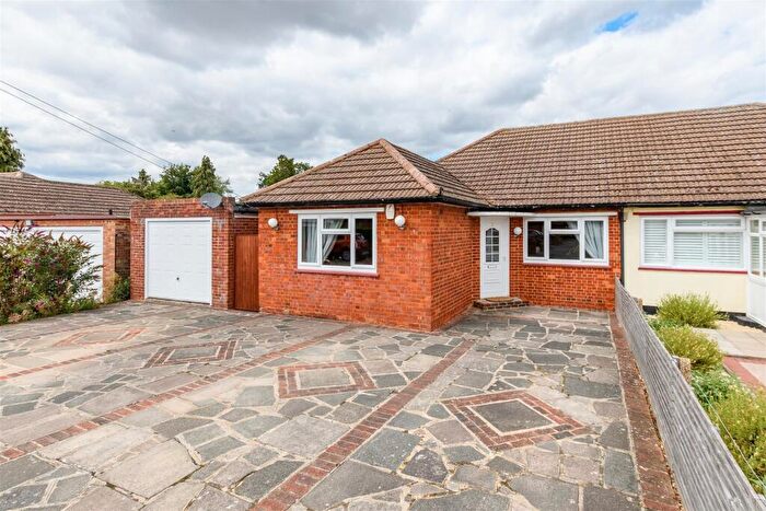 4 Bedroom Semi-Detached Bungalow For Sale In Orchard Drive, Meopham, Kent, DA13