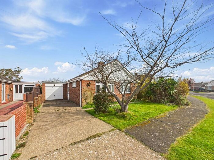 3 Bedroom Detached Bungalow For Sale In Lansdowne Drive, Sutton-On-Sea, LN12