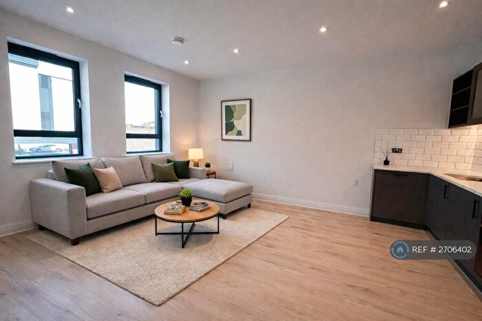 2 Bedroom Flat To Rent In Ashwood House, Camberley, GU15