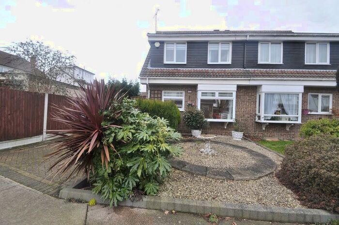 3 Bedroom Semi-Detached House To Rent In Thundersley, Essex, SS7