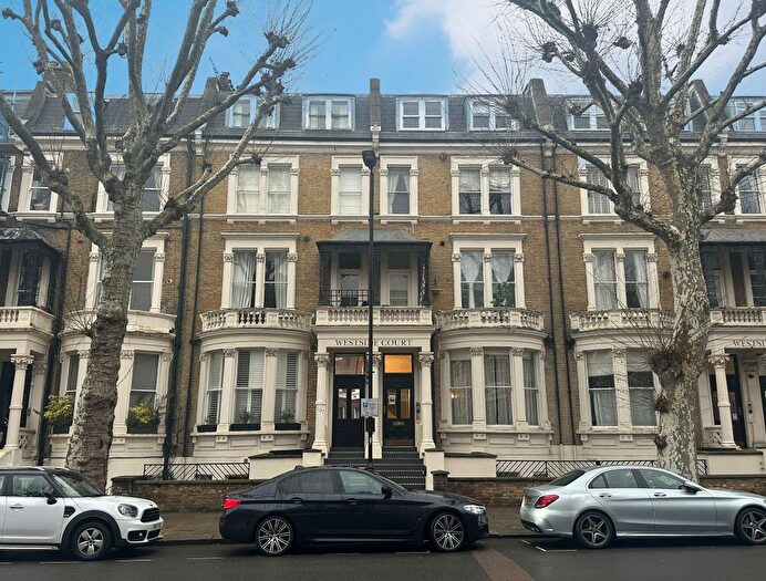 1 Bedroom Flat For Sale In Flat Westside Court, Elgin Avenue, Maida Vale, London, W9