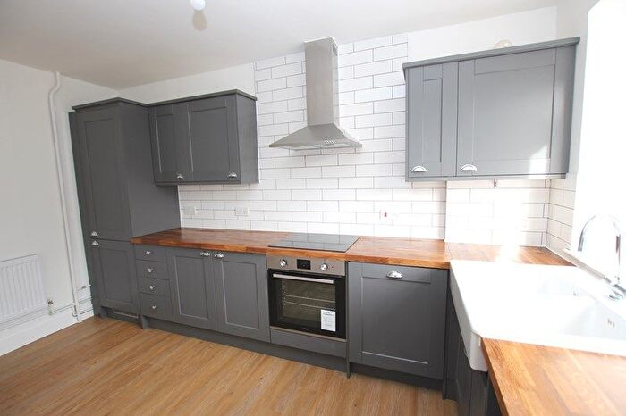 2 Bedroom Flat For Sale In Estuary Lodge, Eastern Esplanade, Thorpe Bay, SS1