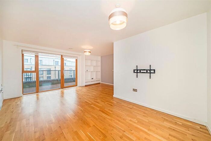 3 Bedroom Flat For Sale In Blackheath Hill, Greenwich, SE10
