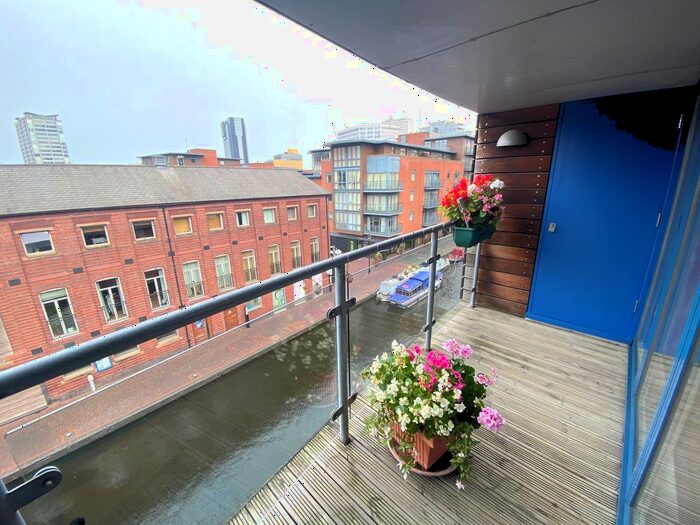2 Bedroom Flat To Rent In Washington Wharf, Birmingham, B1