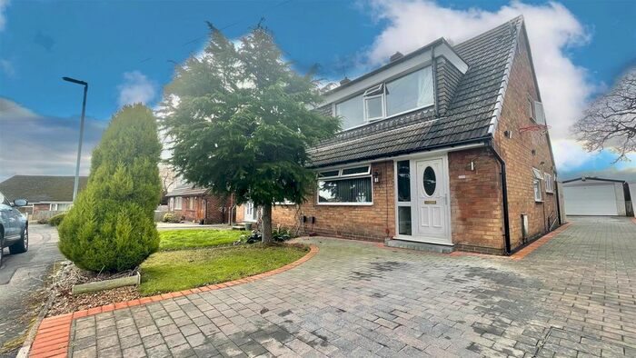 3 Bedroom Semi-Detached Bungalow To Rent In Durham Close, New Whittington, Chesterfield, Derbyshire S43