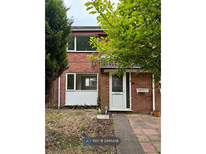 3 Bedroom Semi-Detached House To Rent In Torridon Close, Sinfin, Derby, DE24