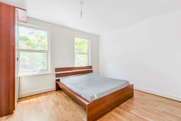 3 Bedroom House To Rent In Holbrook Road, Stratford, London, E15