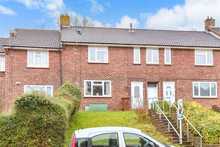 3 Bedroom Terraced House For Sale In Churchill Avenue, Chatham, Kent, ME5