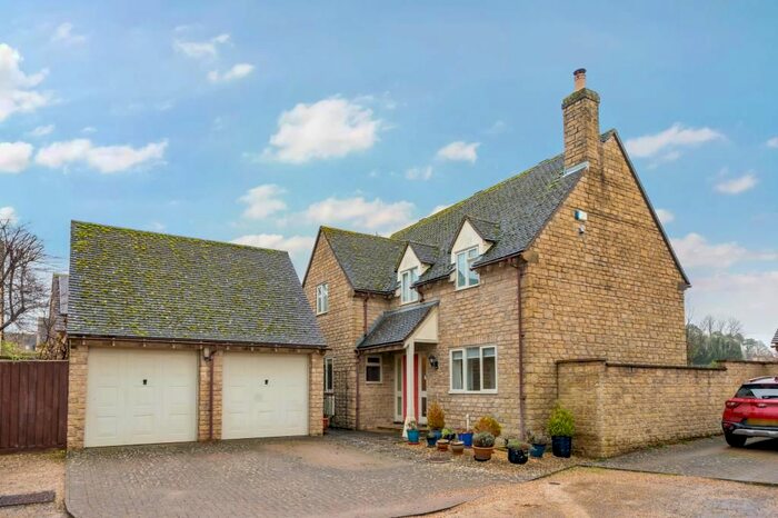 4 Bedroom Detached House To Rent In Chadlington, Oxfordshire, OX7
