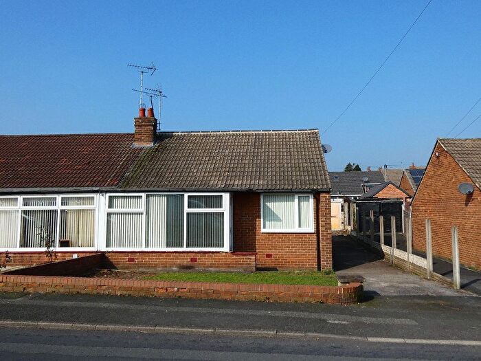 2 Bedroom Bungalow To Rent In New Bank Street, Morley, LS27