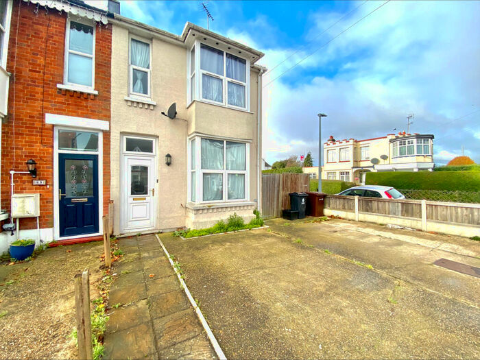 4 Bedroom End Of Terrace House To Rent In Vista Road, Clacton-On-Sea, Essex, CO15