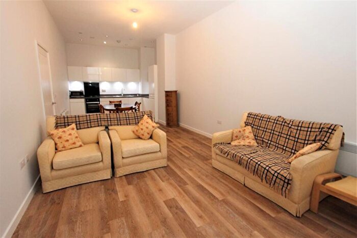 2 Bedroom Flat To Rent In Tate House, New York Road, LS2