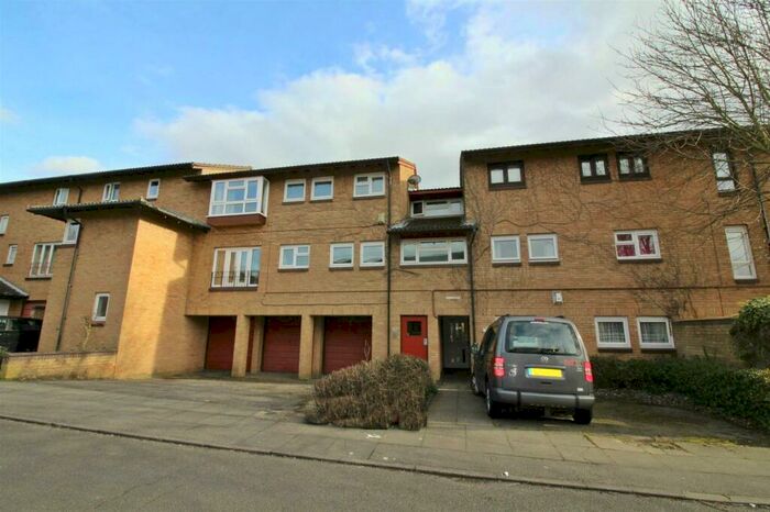 2 Bedroom Apartment To Rent In Milburn Avenue, Oldbrook, Milton Keynes, MK6