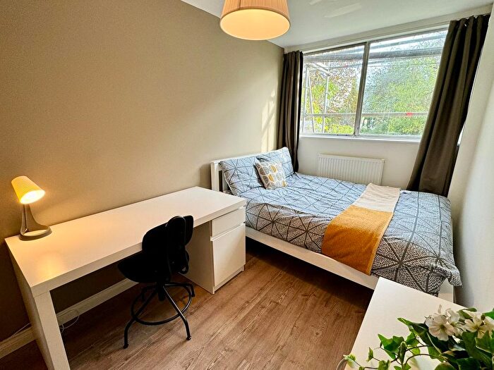 5 Bedroom Flat To Rent In Barandon Walk, Imperial College London, Notting Hill, London, Latimer Road, Ladbroke Grove, Holland Park, W11