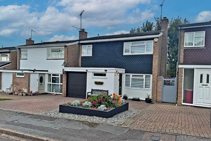 4 Bedroom Detached House For Sale In Nightingale Close, Hazlemere, HP15