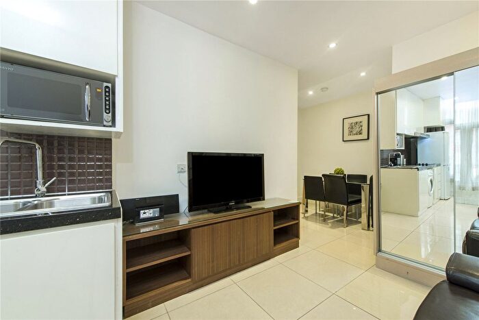 2 Bedroom Flat To Rent In Upper Tachbrook Street, London, SW1V
