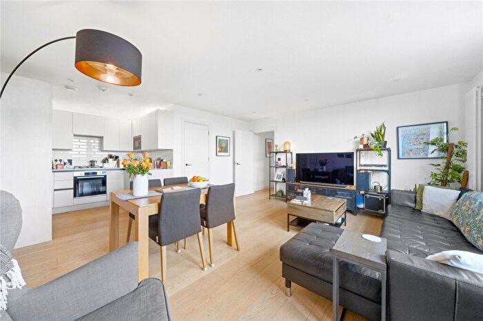 2 Bedroom Flat For Sale In Blackhorse Road, Walthamstow, London, E17