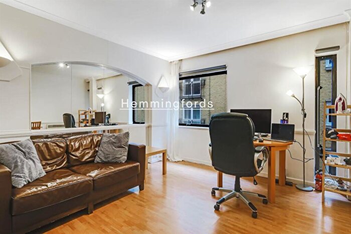 1 Bedroom Apartment For Sale In Queens Quay, London, EC4V