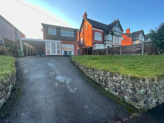 4 Bedroom Semi-Detached House To Rent In Little Moor Hill, Smethwick B67