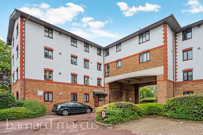 2 Bedroom Flat To Rent In Lampton Road, Hounslow, TW3