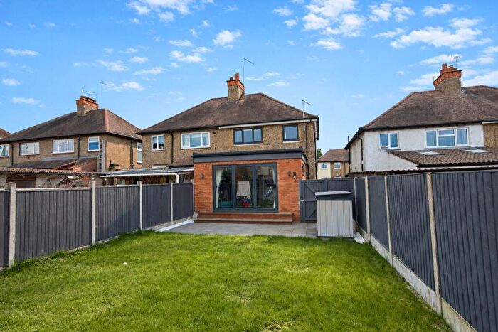 3 Bedroom Semi Detached House For Sale In The Headlands, Northampton, NN3