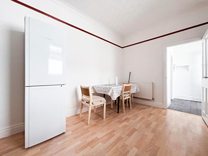 1 Bedroom Flat To Rent In Hengrove Road, Bristol, BS4
