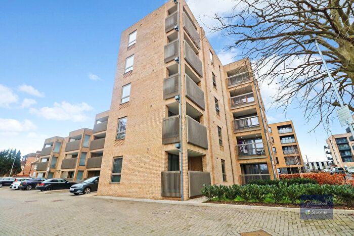 2 Bedroom Flat To Rent In Victoria Crescent, La Riviere, Ashford, TN23