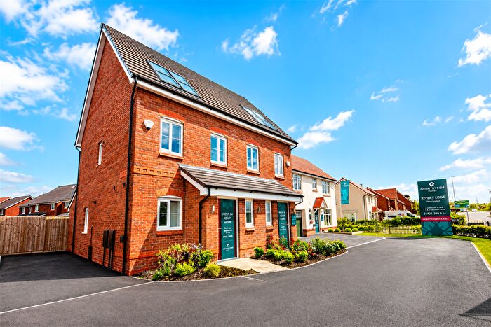 3 Bedroom Semi-Detached House For Sale In Dunstall Park Close, WA1