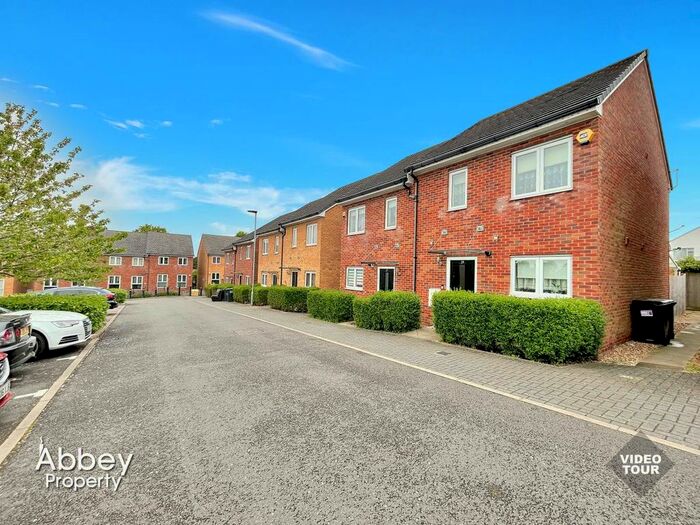 2 Bedroom Semi-Detached House To Rent In Challney Gardens, Luton, LU4