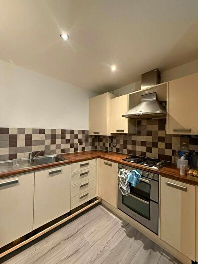 2 Bedroom Flat For Sale In Drapers Field, Coventry, CV1