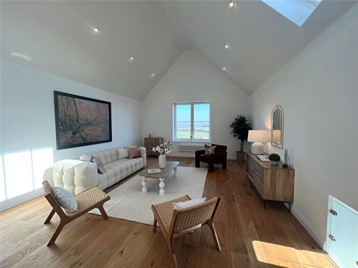 4 Bedroom End Of Terrace House For Sale In Church Hill, Stalbridge, Sturminster Newton, Dorset, DT10