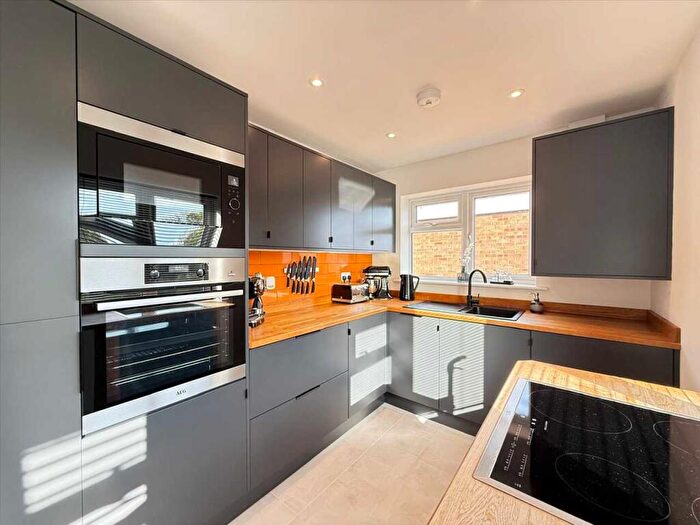 2 Bedroom Maisonette For Sale In Belfairs Court, SS9