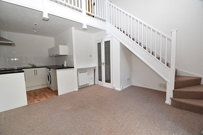 1 Bedroom Town House For Sale In Hounsfield Close, Newark, NG24