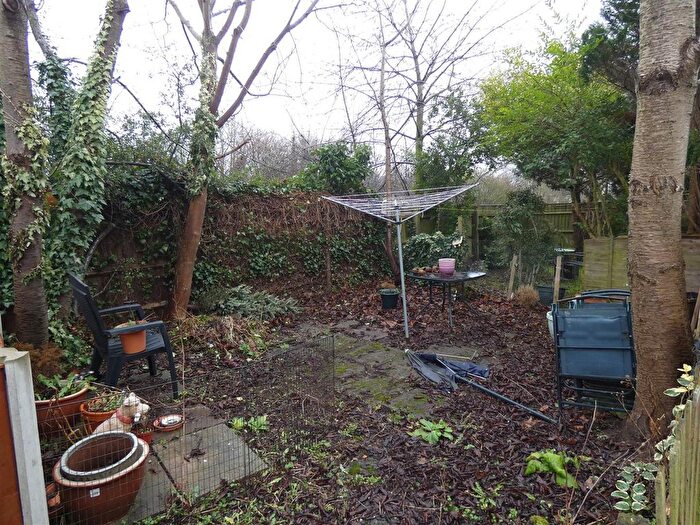 1 Bedroom Flat For Sale In Monarch Close, Stretton, Burton-On-Trent, DE13